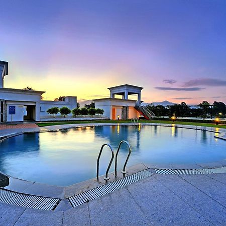 Royal Sarovar Portico Siliguri Exteriér fotografie