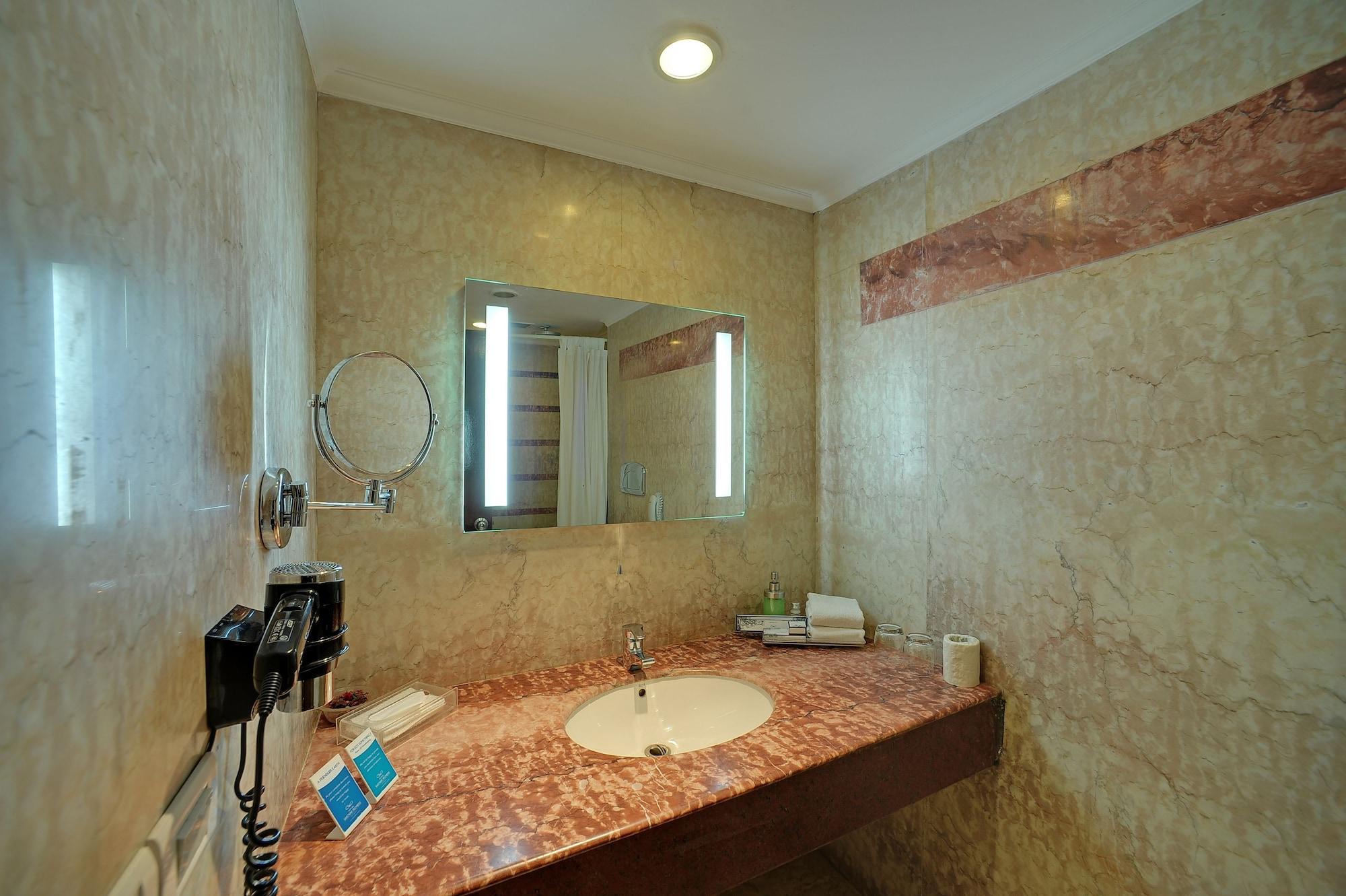 Royal Sarovar Portico Siliguri Exteriér fotografie