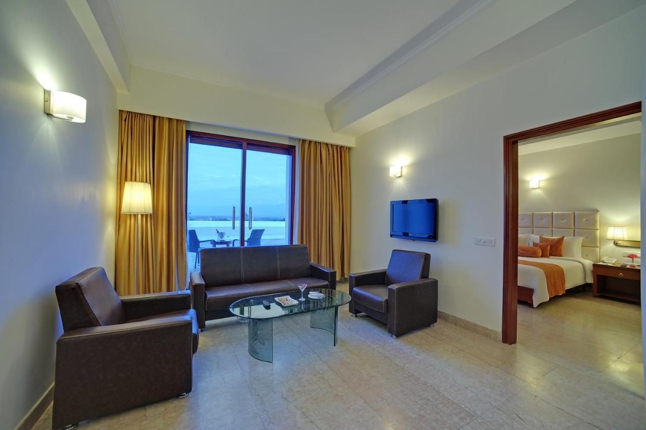 Royal Sarovar Portico Siliguri Exteriér fotografie
