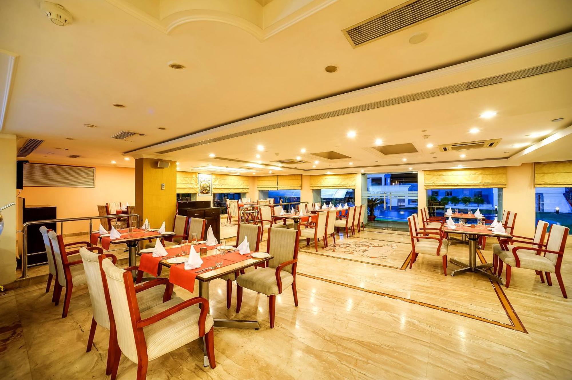 Royal Sarovar Portico Siliguri Exteriér fotografie