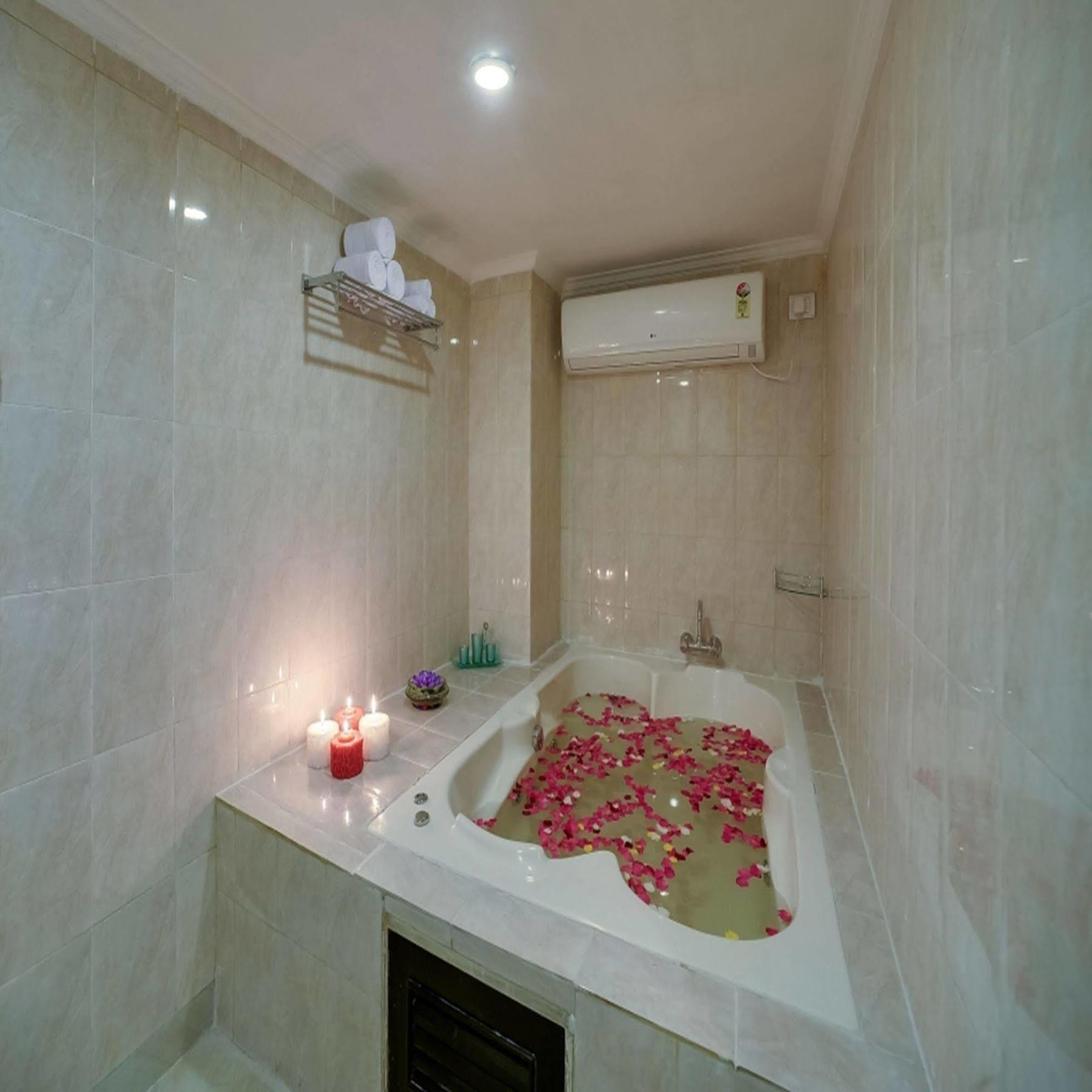 Royal Sarovar Portico Siliguri Exteriér fotografie