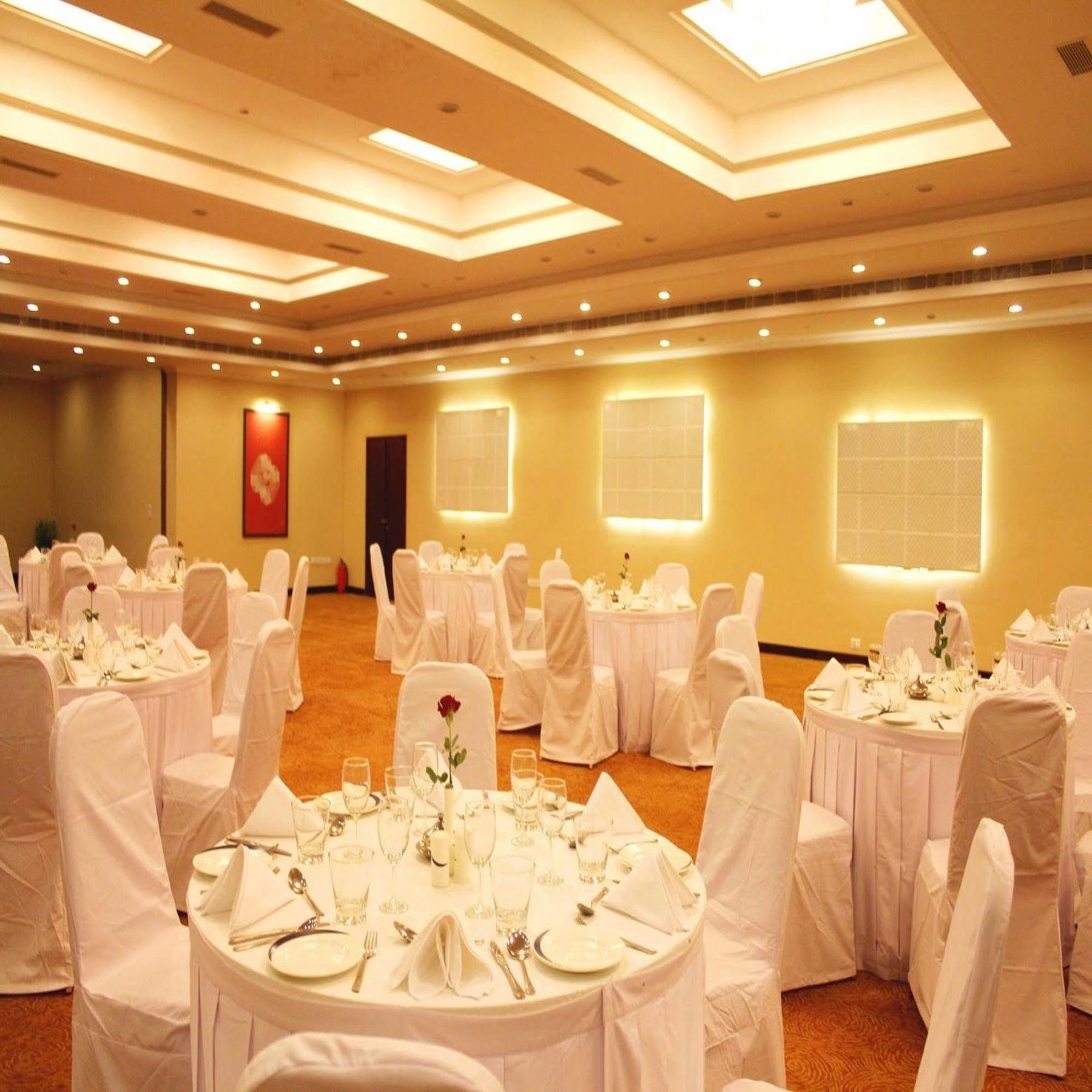 Royal Sarovar Portico Siliguri Exteriér fotografie