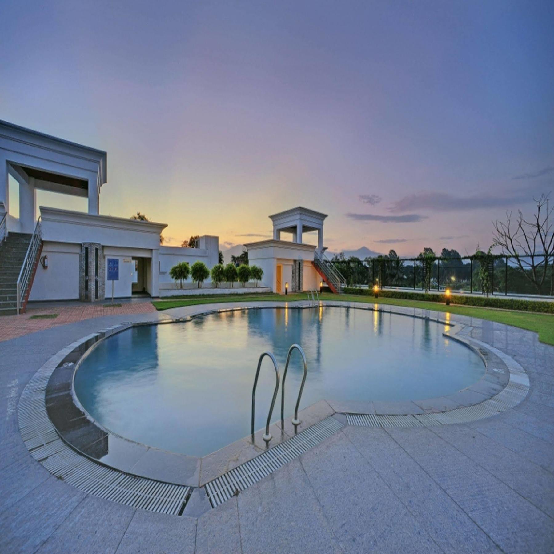 Royal Sarovar Portico Siliguri Exteriér fotografie